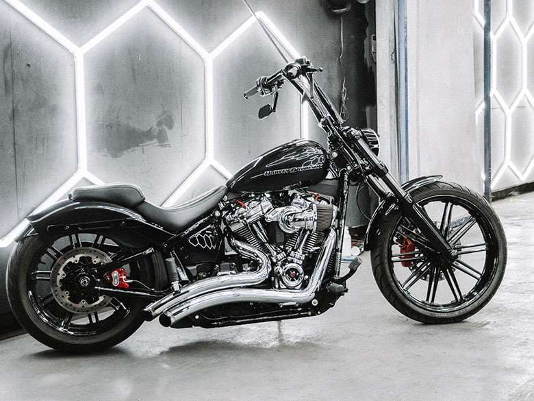 Josh Cooper's 2018 Harley Davidson Breakout custom motorcycle
